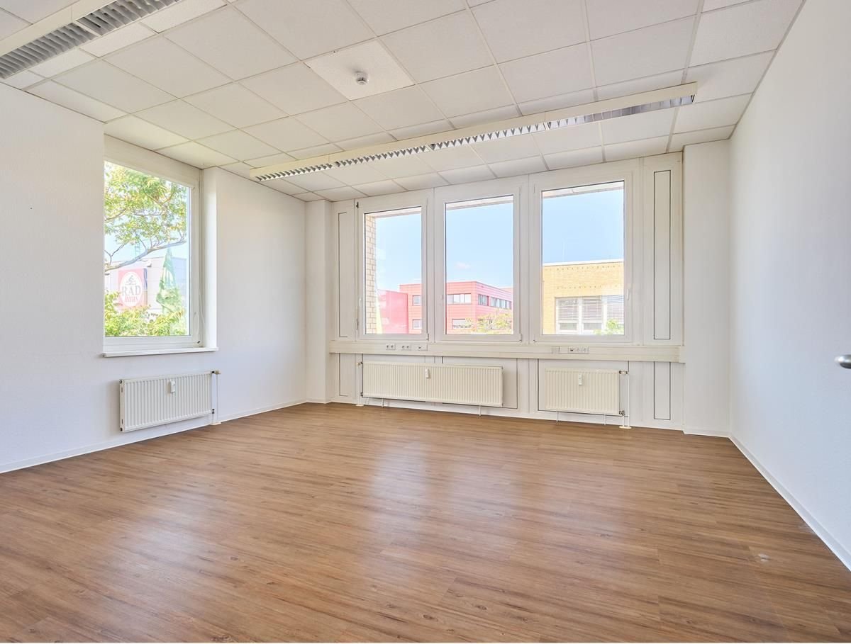 Bürofläche zur Miete 15 € 303 m² Bürofläche teilbar ab 303 m² Wetzlarer Str. 28-58a Babelsberg - Süd Potsdam 14482