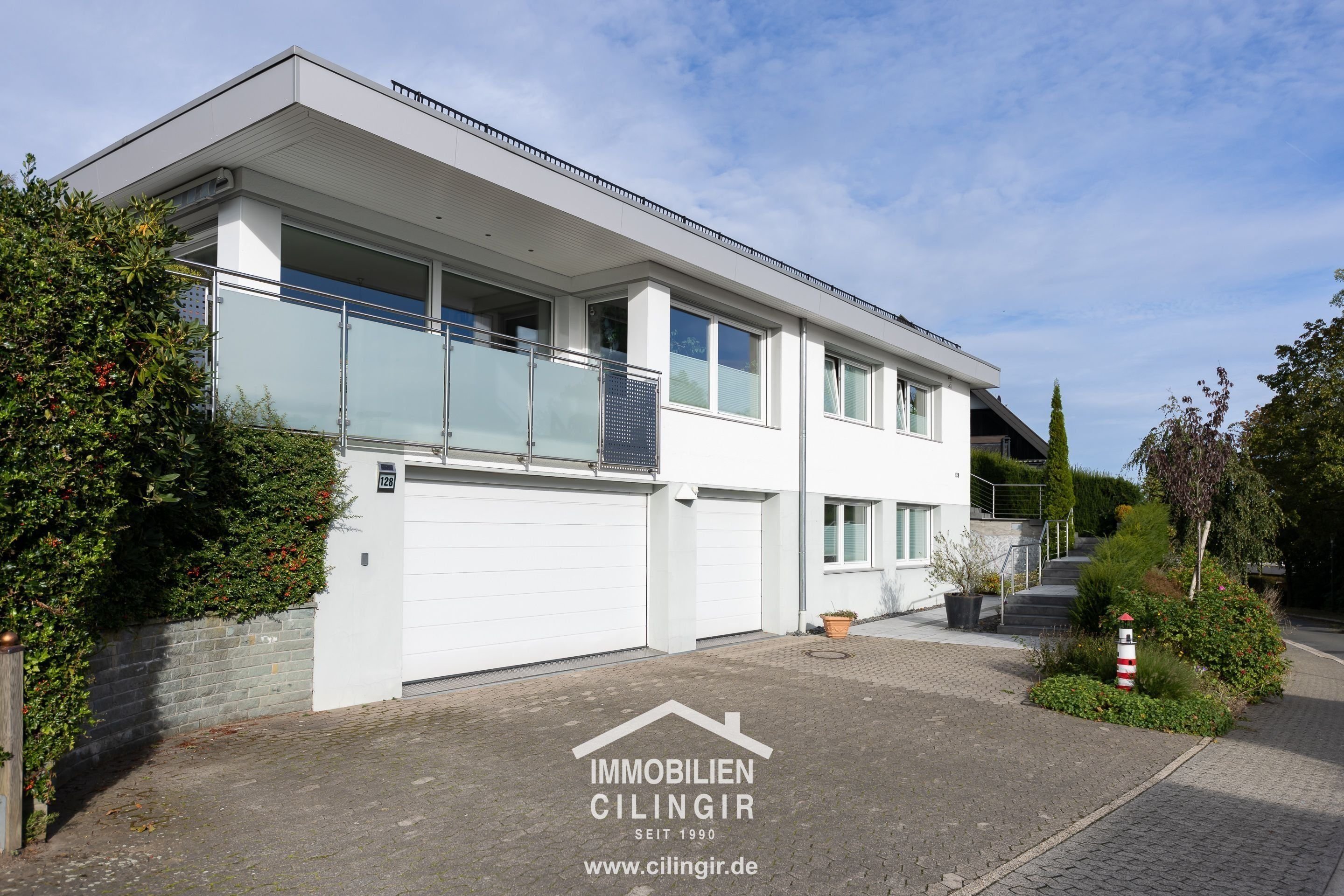 Einfamilienhaus zum Kauf 599.000 € 219 m²<br/>Wohnfläche 1.214 m²<br/>Grundstück Oeneking / Stüttinghausen Lüdenscheid 58509