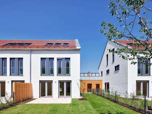 Reihenendhaus zur Miete - Erstbezug 3.923 € 4 Zimmer 137,6 m² 256 m² Grundstück Lohwiesenweg 12 Unterföhring 85774