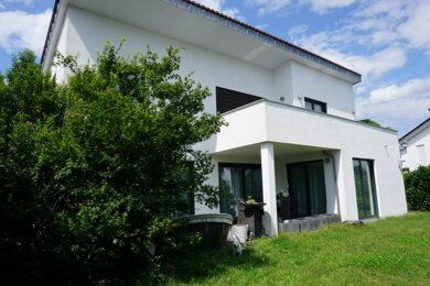 Haus zum Kauf 1.090.000 € 7,5 Zimmer 221 m² 736 m² Grundstück Hüttlingen Hüttlingen 73460