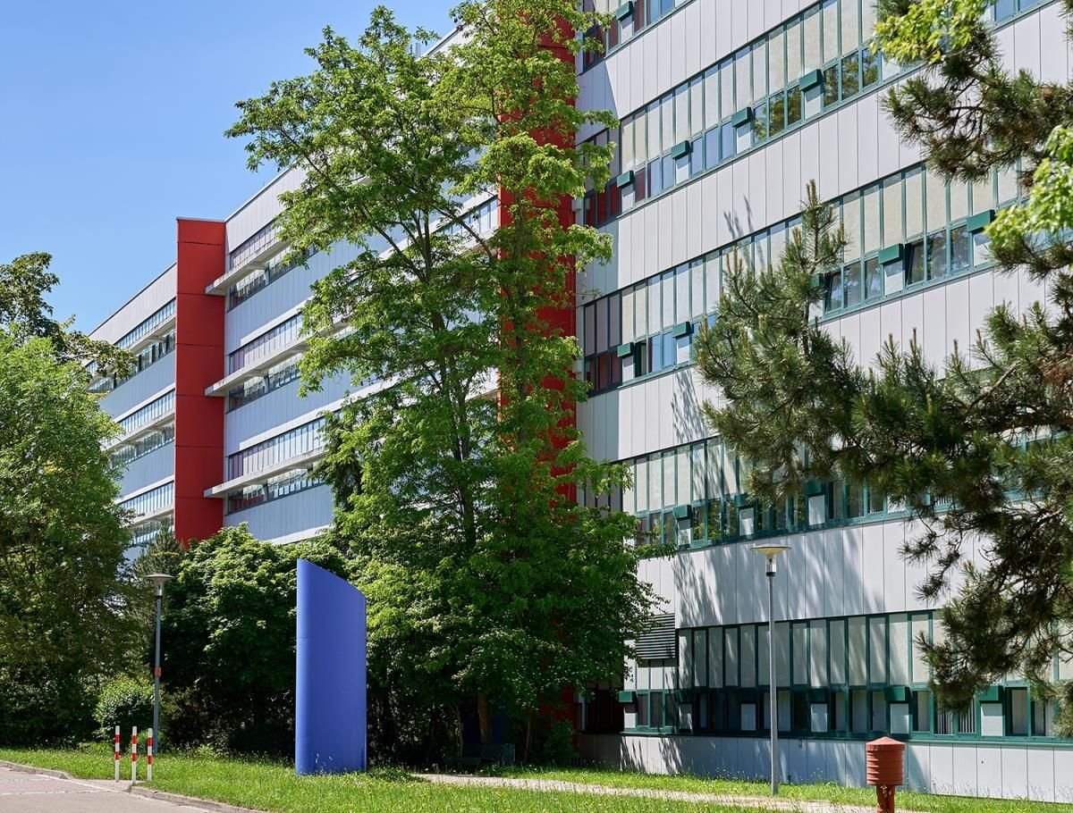 Bürofläche zur Miete 7,49 € 325,2 m²<br/>Bürofläche ab 325,2 m²<br/>Teilbarkeit Werner-von-Siemens Straße 6 Hochfeld Augsburg 86159