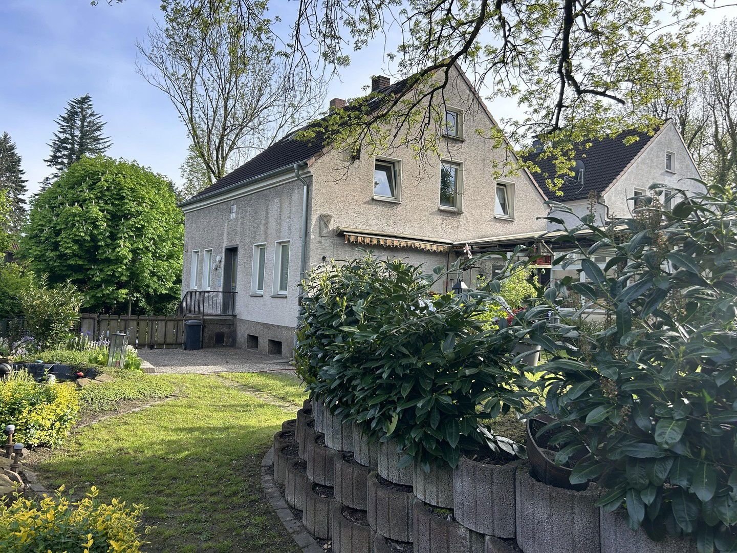 Einfamilienhaus zum Kauf provisionsfrei 250.000 € 11 Zimmer 135 m²<br/>Wohnfläche 761 m²<br/>Grundstück Dorstfeld Dortmund 44149