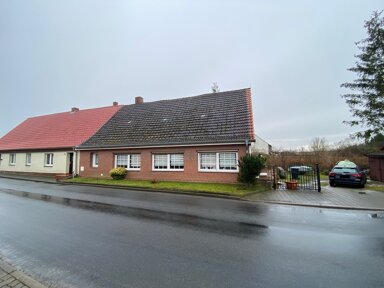 Doppelhaushälfte zum Kauf 98.000 € 7 Zimmer 200 m² 1.344 m² Grundstück Drewelow Spantekow 17392