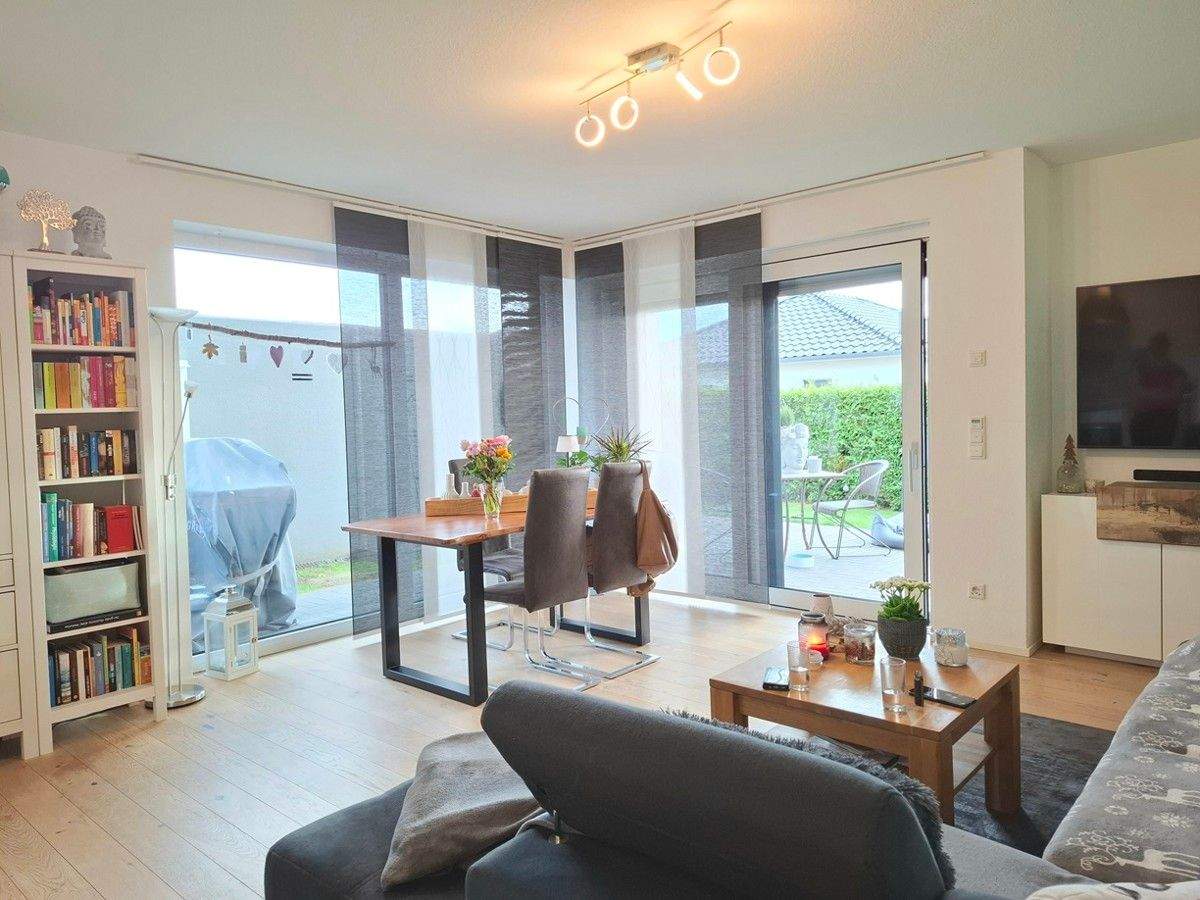 Modern und barrierefrei! Helle Wohnung mit eigenem Garten und Garage in ruhiger Spielstraße!