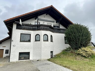 Mehrfamilienhaus zum Kauf als Kapitalanlage geeignet 255.000 € 8 Zimmer 196 m² 1.277 m² Grundstück Lindenlohe Schwandorf 92421