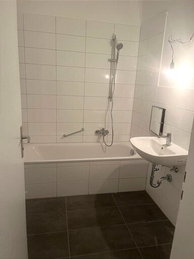 Wohnung zur Miete 963 € 3 Zimmer 77 m² 4. Geschoss frei ab sofort Schillerstr. 11 Bischofsheim Maintal 63477