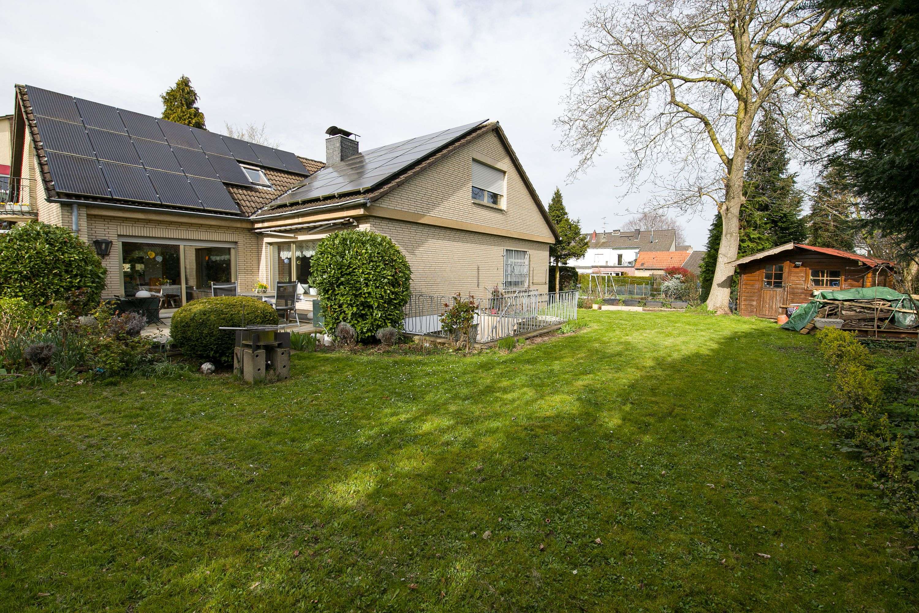 Villa zum Kauf 679.000 € 7 Zimmer 240 m² 845 m² Grundstück Bedburdyck Jüchen 41363
