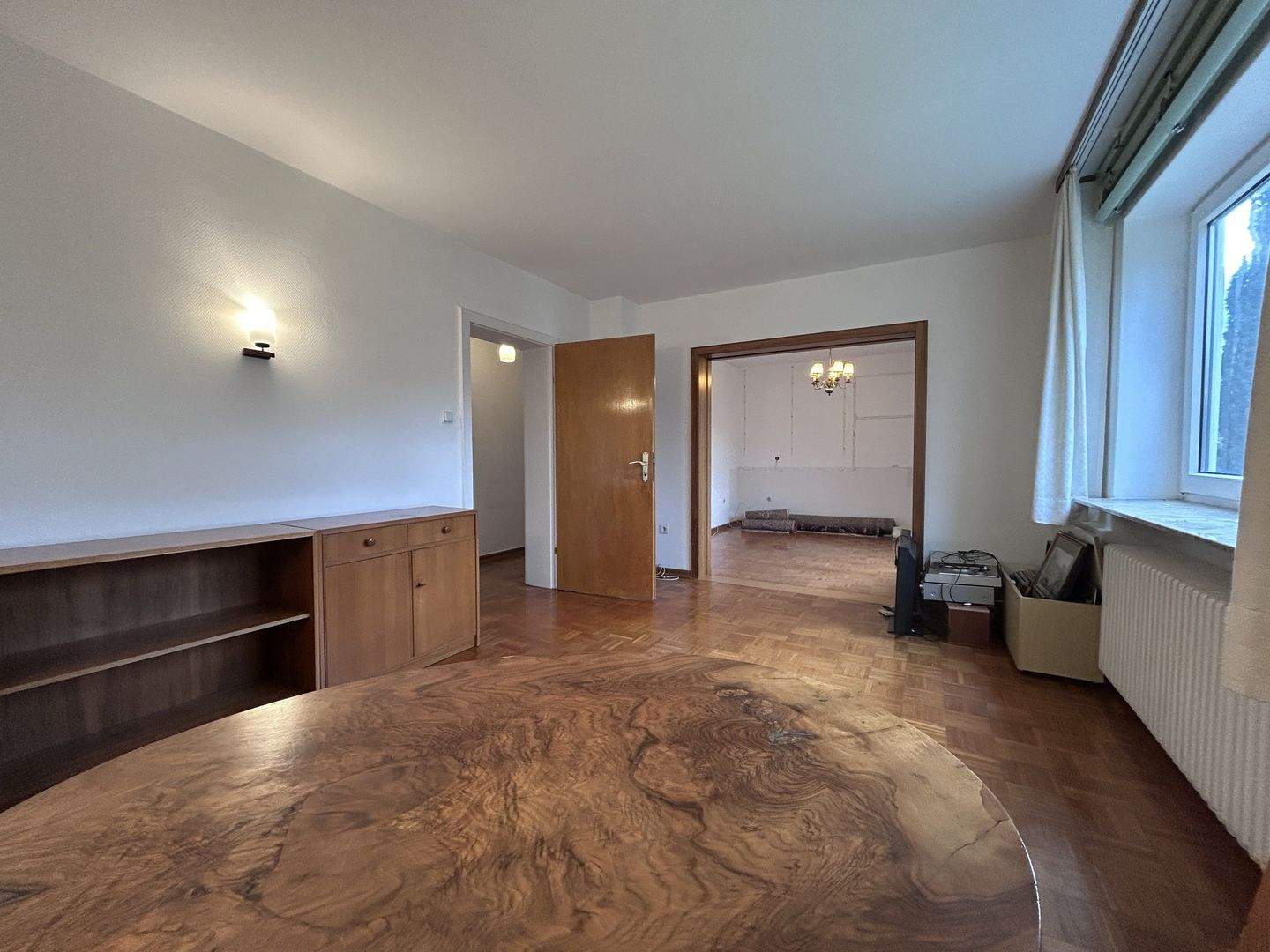 Immobilie in Ahnatal - Solides Zweifamilienhaus auf großem Grundstück in Ahnatal wartet auf Sie! - Bild 0