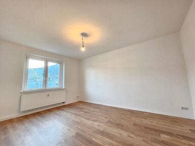 Wohnung zur Miete 424 € 2 Zimmer 77,2 m² 3. Geschoss Mozartstraße 10 Aue 08280