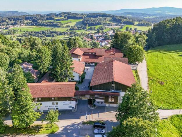 Hotel zum Kauf provisionsfrei 4.950.000 € 92 Zimmer 22.570 m² Grundstück Auf der List 27 Hochreuth Spiegelau 94518