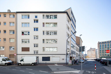 Wohnung zur Miete 965 € 2 Zimmer 52 m² 3. Geschoss frei ab 29.01.2025 Hohenstaufenstr. 2 Gallus Frankfurt am Main 60327