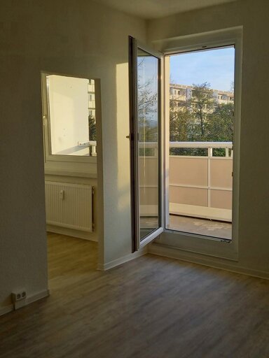 Wohnung zur Miete nur mit Wohnberechtigungsschein 448 € 3 Zimmer 64,3 m² 4. Geschoss frei ab 15.02.2025 Reichenauer Weg 12 Seidnitz-Nord (Löwenhainer Str.) Dresden 01279