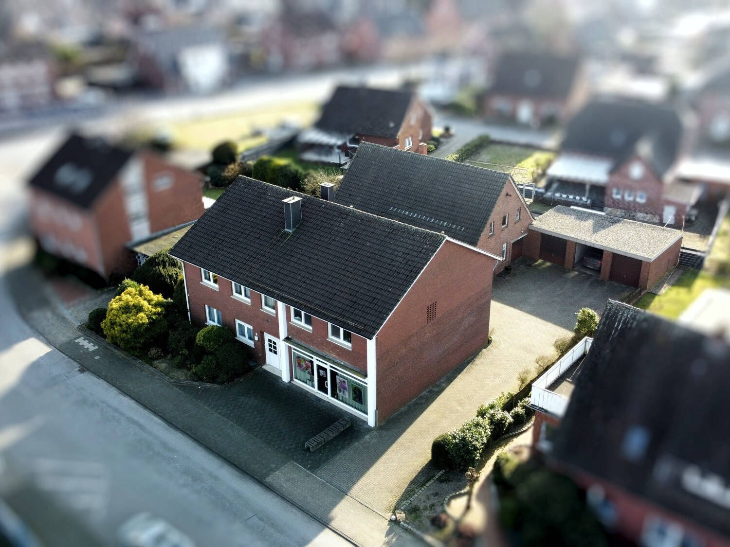 *Wohn- u. Geschäftshaus* mit 3 Wohnungen,  1 Gewerbeeinheit und  Nebengebäude in Rheine-Mesum