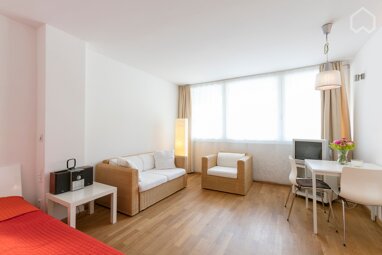 Wohnung zur Miete Wohnen auf Zeit 1.500 € 1 Zimmer 40 m² frei ab 01.10.2024 Münchener Freiheit München 80802