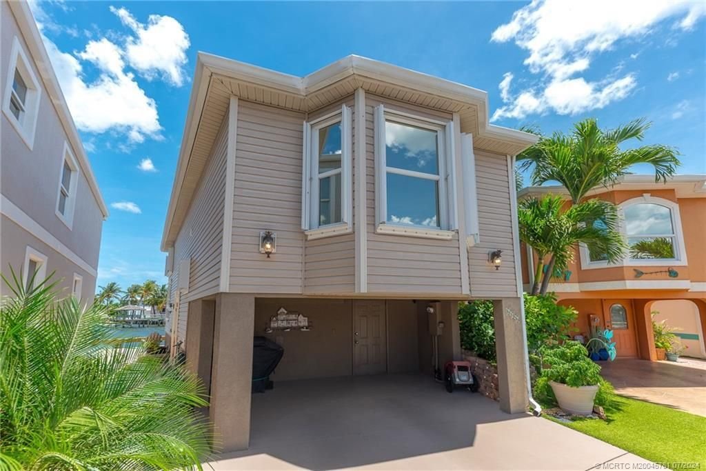 Einfamilienhaus zum Kauf 683.605 € 3 Zimmer 95,9 m²<br/>Wohnfläche 161,9 m²<br/>Grundstück South Ocean Drive 10701 Jensen Beach 34957