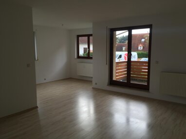 Wohnung zur Miete 380 € 2 Zimmer 67 m² Louis-Lejeuné-Straße 15 Niederlungwitz Glauchau 08371
