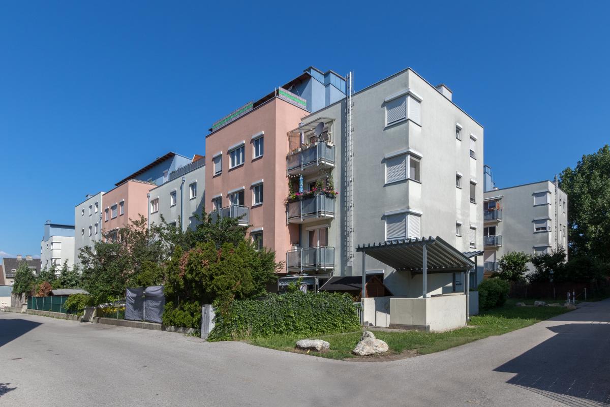 Wohnung zur Miete 799,94 € 3 Zimmer 84,4 m²<br/>Wohnfläche 30.09.2024<br/>Verfügbarkeit Wiener Neustadt 2700