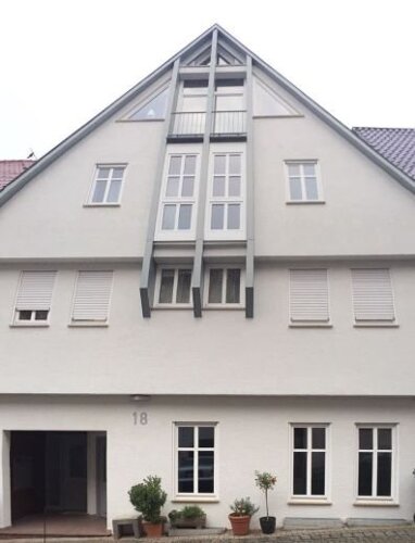 Wohnung zur Miete 700 € 4 Zimmer 145 m² Schmalzstraße 18 Kernstadt Leonberg 71229