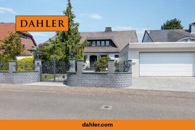 Villa zum Kauf 1.350.000 € 7 Zimmer 279,9 m² 1.136 m² Grundstück Giesenkirchen - Nord Mönchengladbach 41238