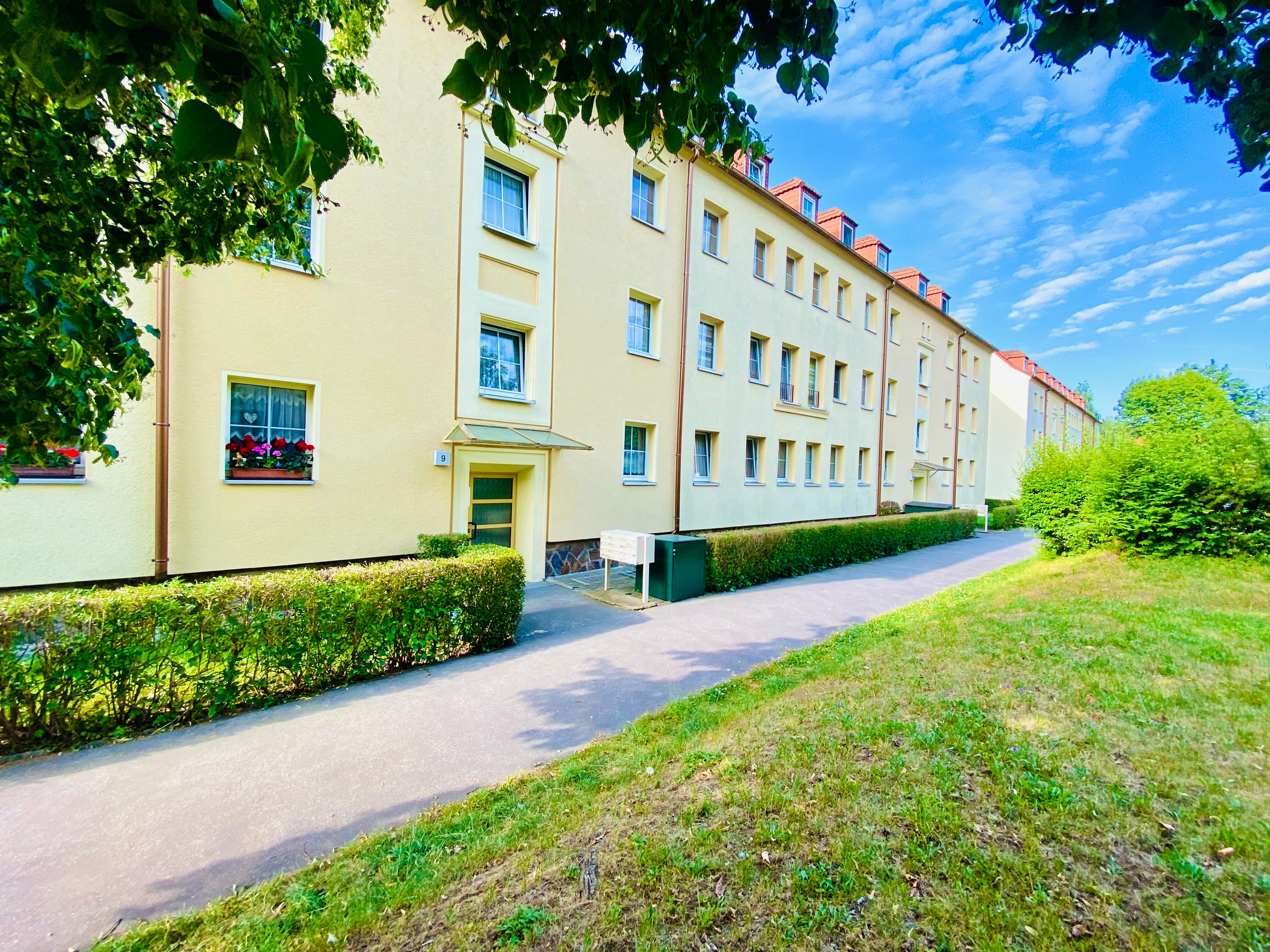 Wohnung zur Miete 266,32 € 2 Zimmer 50,3 m²<br/>Wohnfläche Mozartstraße 11 Ronneburg Ronneburg 07580
