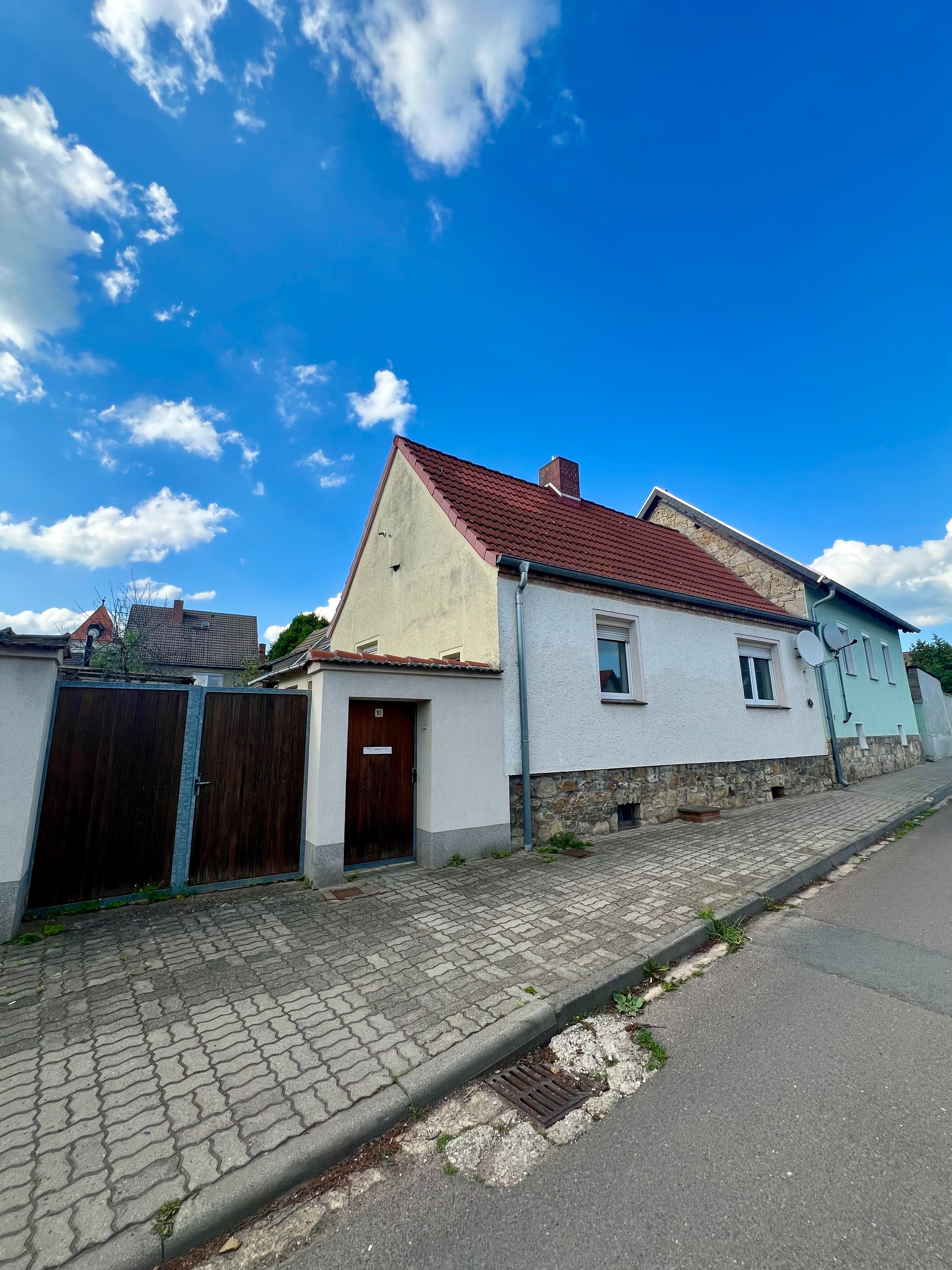 Einfamilienhaus zum Kauf 185.000 € 4 Zimmer 90 m²<br/>Wohnfläche 492 m²<br/>Grundstück Friedensstraße 10 Lieskau Salzatal 06198