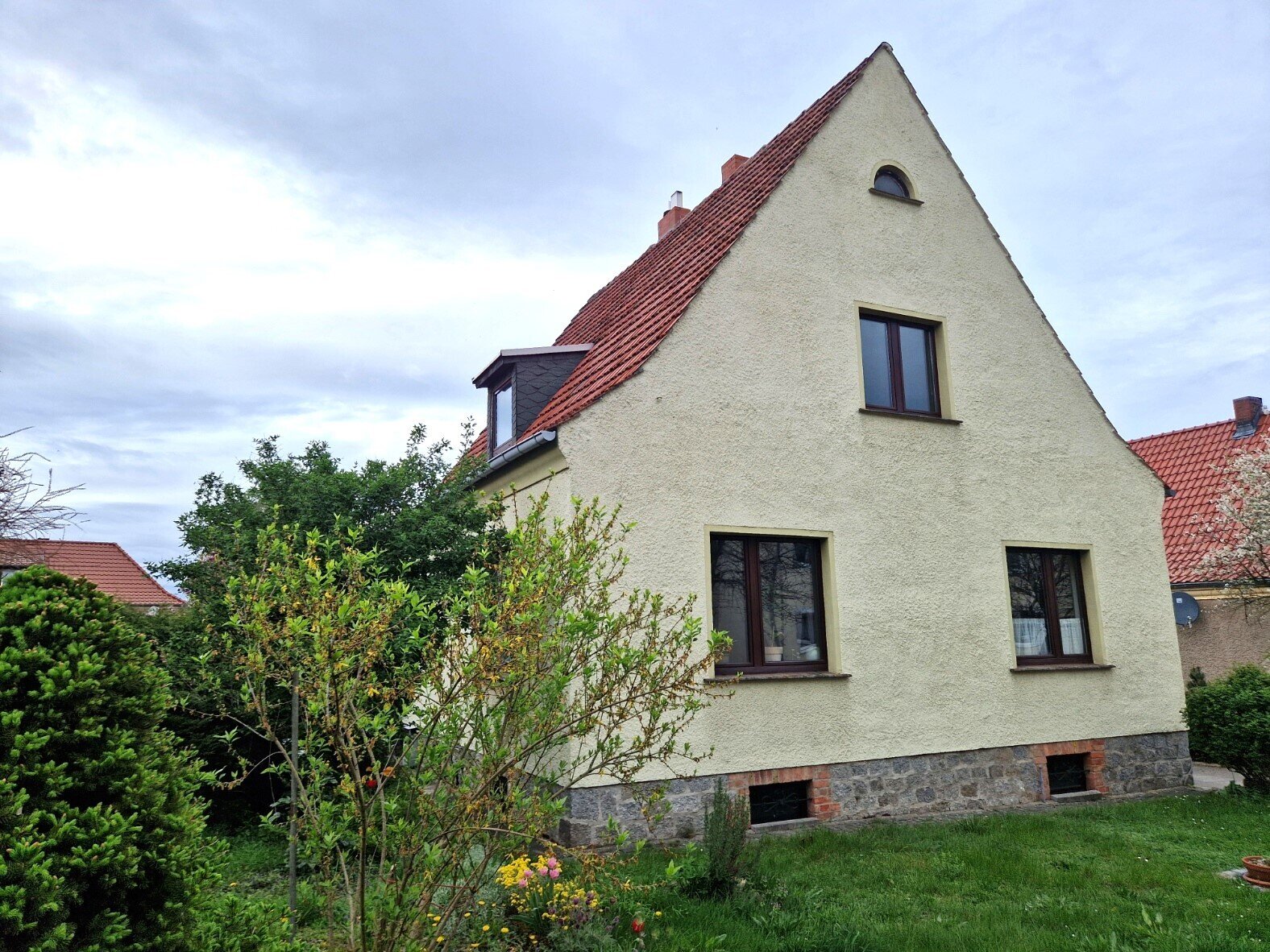 Einfamilienhaus zum Kauf 230.000 € 4 Zimmer 105 m²<br/>Wohnfläche 874 m²<br/>Grundstück Waldstraße 27 Bad Freienwalde Bad Freienwalde (Oder) 16259