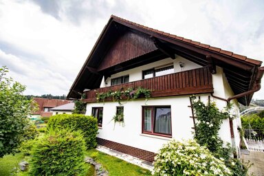 Einfamilienhaus zum Kauf 315.000 € 9 Zimmer 242 m² 1.038 m² Grundstück Kalkofenweg 11 Ludwigsstadt Ludwigsstadt 96337