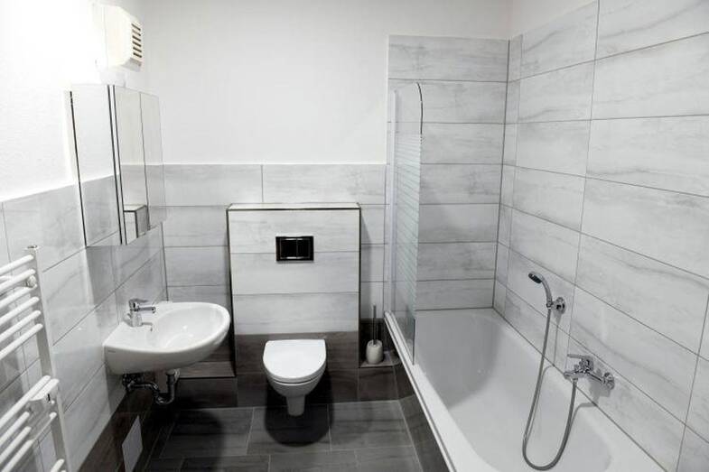 Wohnung zur Miete 385 € 4 Zimmer 91,9 m² Dachgeschoss, 3. Geschoss Humboldtstr. 4 Zittau Zittau 02763