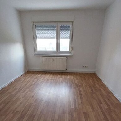 Wohnung zur Miete 260 € 2 Zimmer 40,2 m² EG Geschwister-Scholl-Straße 36 Kamenz Kamenz 01917