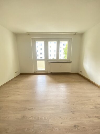 Wohnung zur Miete 330 € 3 Zimmer 60,7 m² Straße der frohen Zukunft 31b Weida Weida 07570