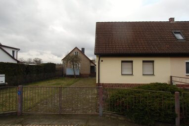 Doppelhaushälfte zum Kauf 95.000 € 6 Zimmer 119 m² 1.010 m² Grundstück Herweghstraße Senftenberger Vorstadt Hoyerswerda 02977