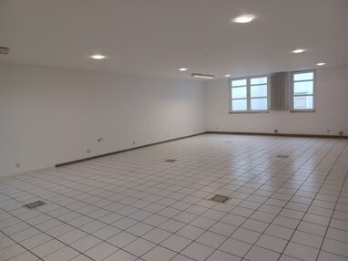 Laden zur Miete Provisionsfrei 500 € 1 Zimmer 108 m² Verkaufsfläche Warstein Warstein 59581