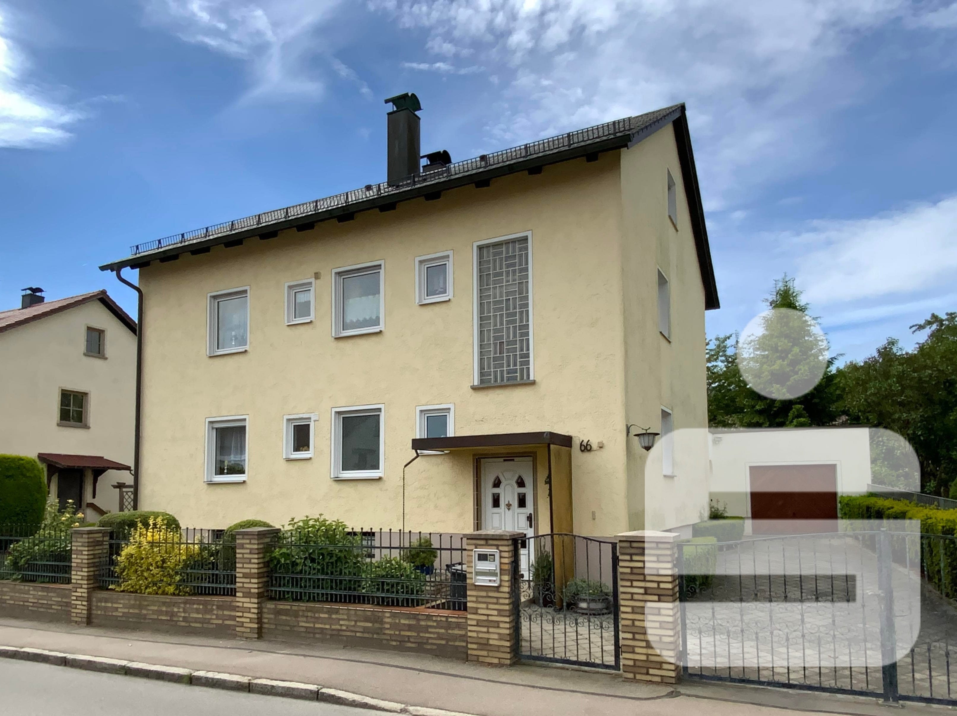 Mehrfamilienhaus zum Kauf 373.000 € 7 Zimmer 155 m²<br/>Wohnfläche 539 m²<br/>Grundstück Kernstadt Schwandorf Schwandorf 92421