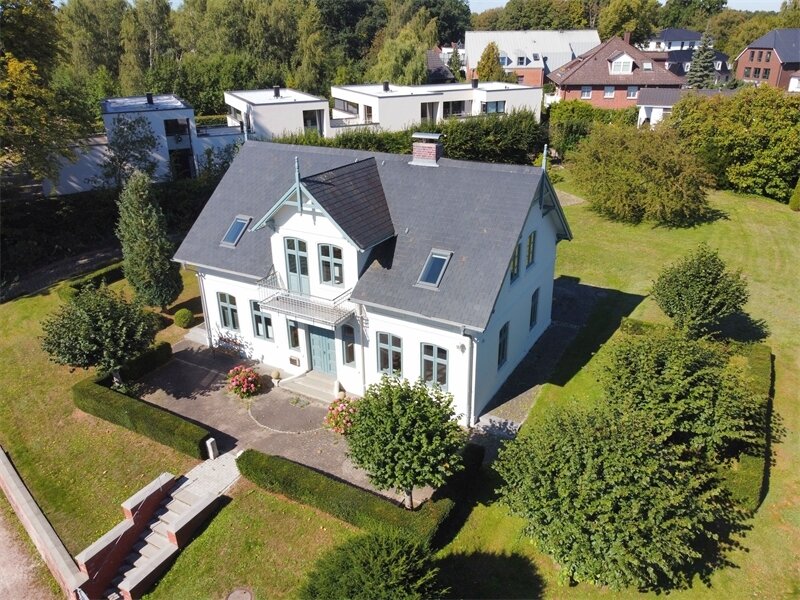 Villa zur Miete 2.550 € 8 Zimmer 197 m²<br/>Wohnfläche 2.000 m²<br/>Grundstück Duvenstedt Hamburg 22397