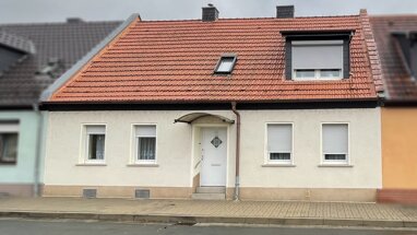 Reihenmittelhaus zum Kauf 58.000 € 5 Zimmer 90 m² 435 m² Grundstück Güsten Güsten 39439