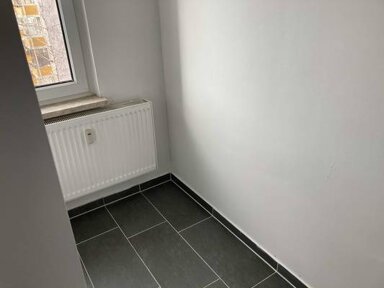 Wohnung zur Miete 700 € 5 Zimmer 107,7 m² frei ab sofort Schladebacher Straße Bad Dürrenberg Bad Dürrenberg 06231