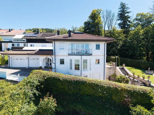 Haus zum Kauf 1.693.000 € 7 Zimmer 215 m² 1.380 m² Grundstück Holzberg Bad Endorf 83093