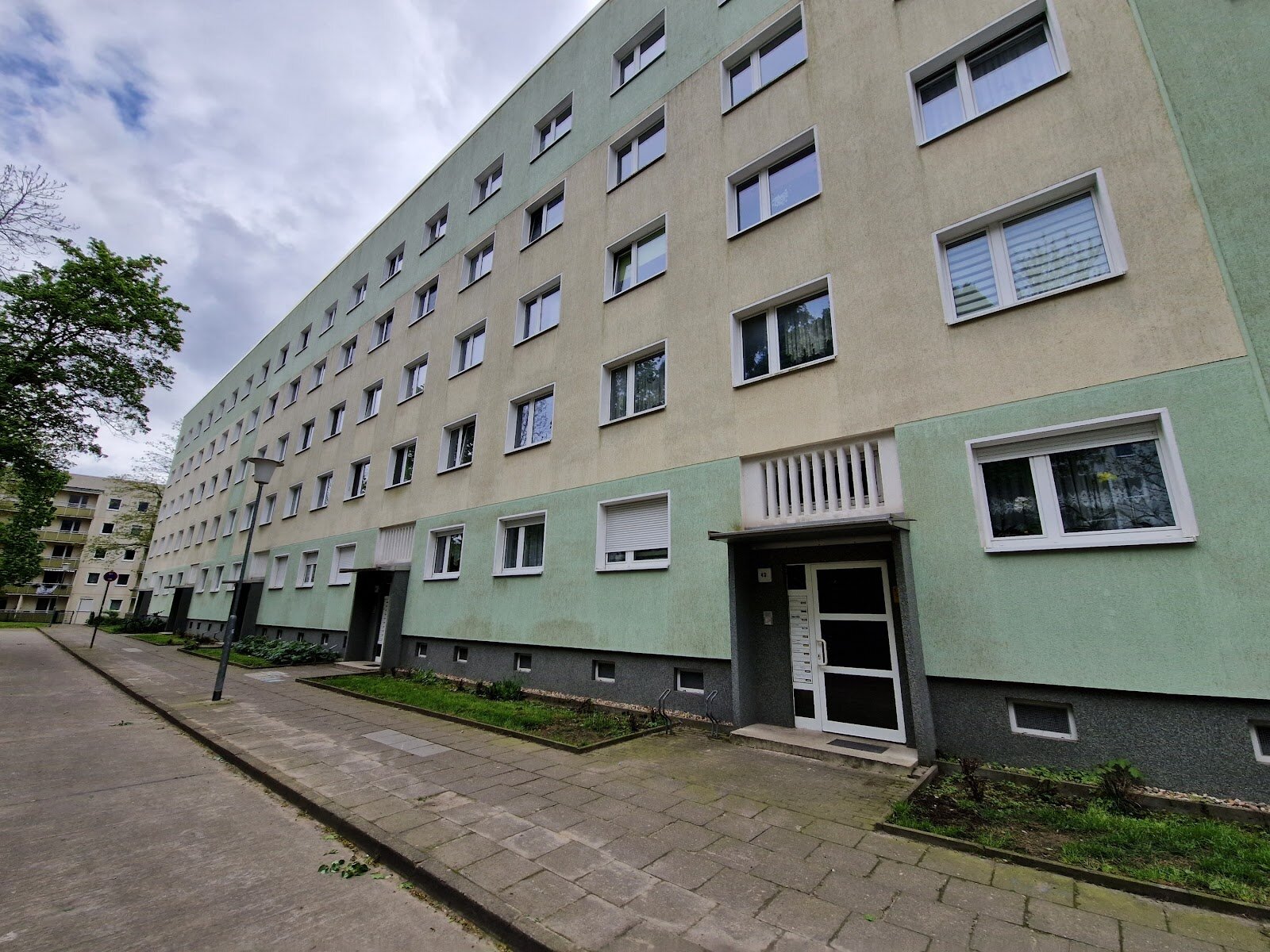 Wohnung zur Miete 337,50 € 3 Zimmer 56,8 m²<br/>Wohnfläche 5. Stock<br/>Geschoss Arnold-Zweig-Str. 43 Schilfbreite Magdeburg 39120
