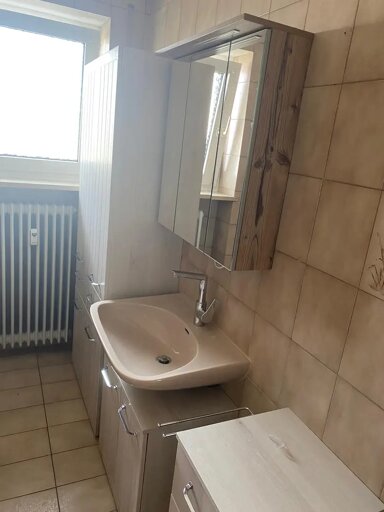 Wohnung zur Miete 700 € 4 Zimmer 110 m² frei ab sofort Merowingerstraße 7 Zusmarshausen Zusmarshausen 86441