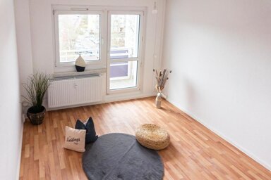 Wohnung zur Miete 249 € 2 Zimmer 40,2 m² 3. Geschoss frei ab 01.04.2025 Faleska-Meinig-Str. 64 Markersdorf 621 Chemnitz 09122