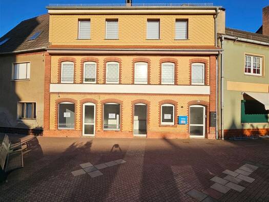 Verkaufsfläche zur Miete 500 € 2 Zimmer 48 m² Verkaufsfläche Am Markt 13 Sandersleben 06456