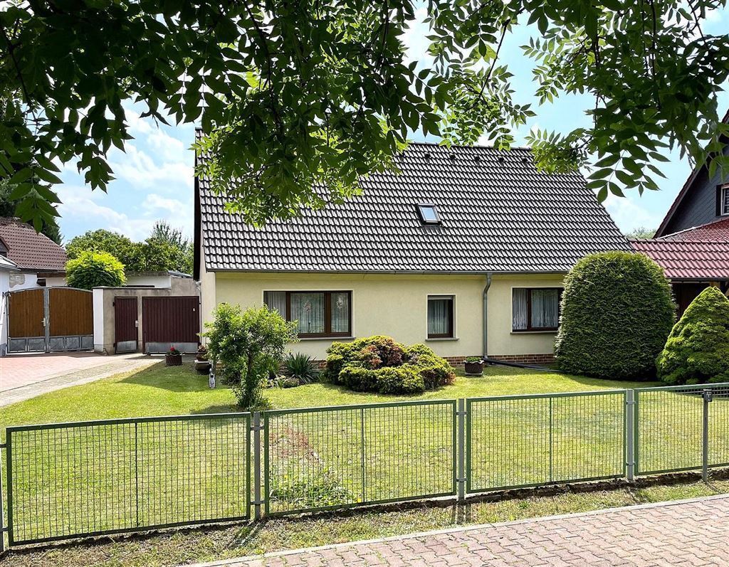Einfamilienhaus zum Kauf 127.500 € 4 Zimmer 110 m²<br/>Wohnfläche 1.000 m²<br/>Grundstück Berliner Straße 7 Gräfenhainichen Gräfenhainichen 06773