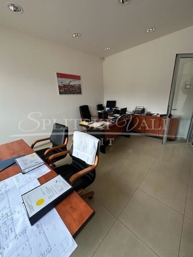 Büro-/Praxisfläche zur Miete 700 € 6 Zimmer Dugopolje center