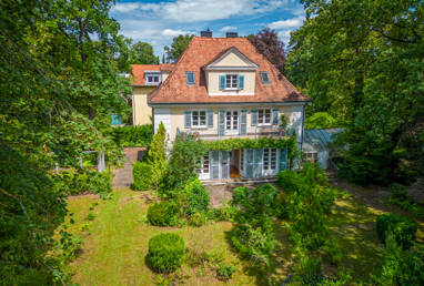 Villa zum Kauf 2.600.000 € 10 Zimmer 400 m² 1.800 m² Grundstück Gräfelfing Gräfelfing 82166