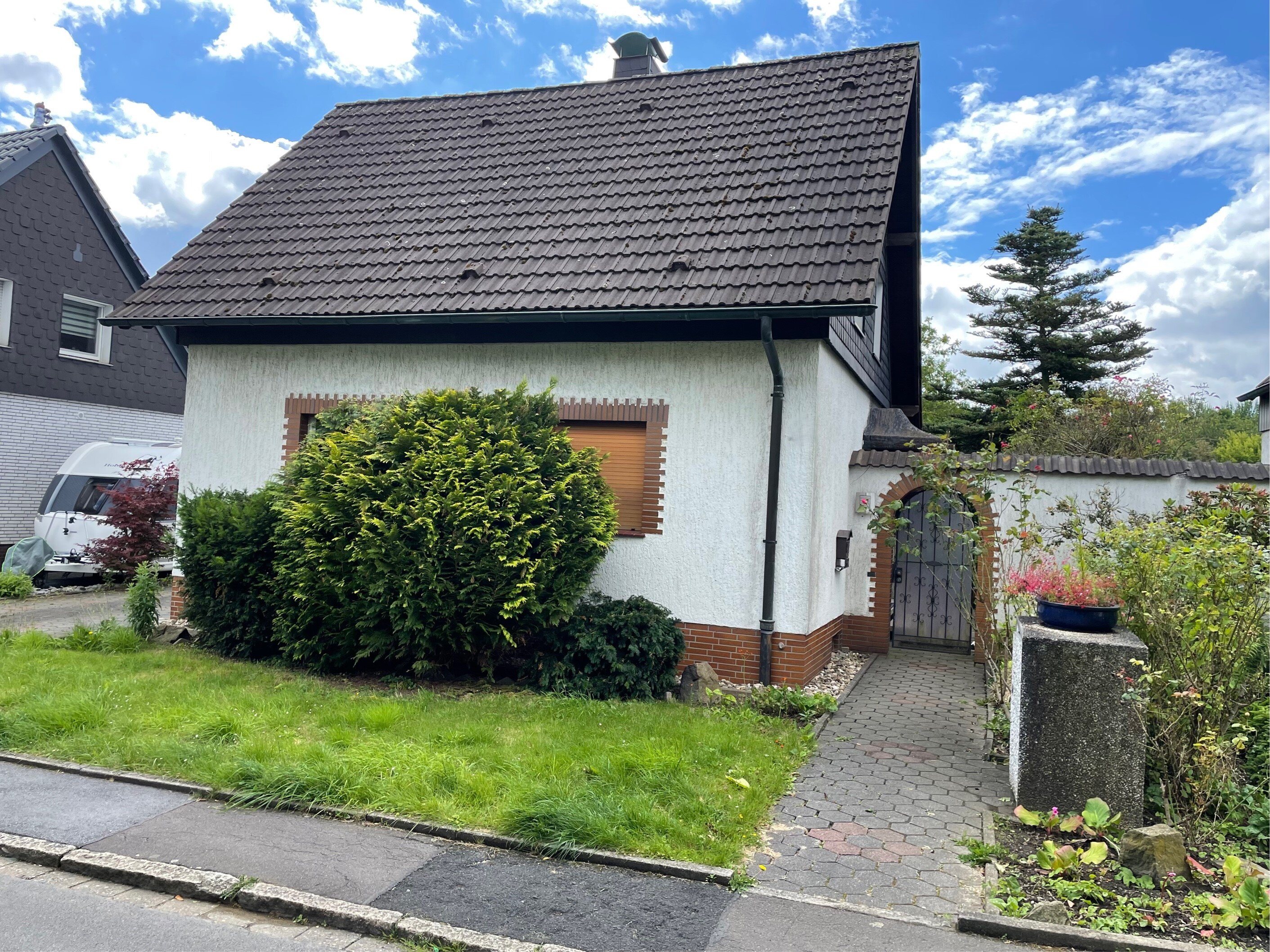 Haus zum Kauf 330.000 € 6 Zimmer 120 m²<br/>Wohnfläche 687 m²<br/>Grundstück ab sofort<br/>Verfügbarkeit Wischlingen Dortmund 44369