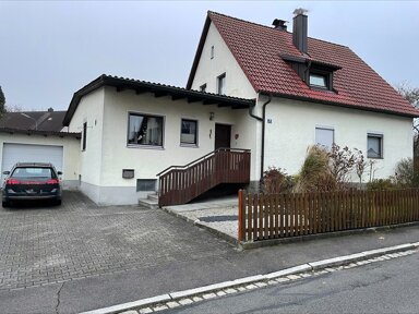 Einfamilienhaus zum Kauf 225.000 € 7 Zimmer 150 m² 677 m² Grundstück Vohenstrauß Vohenstrauß 92648