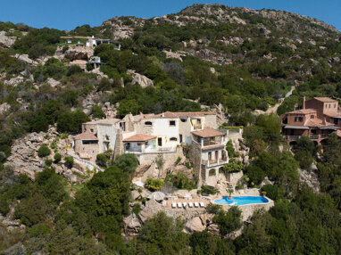 Villa zum Kauf 14 Zimmer 250 m² 2.000 m² Grundstück Via del cardellino 1 Arzachena 07021
