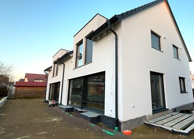 Doppelhaushälfte zum Kauf als Kapitalanlage geeignet 1.036.000 € 8 Zimmer 251 m² 200 m² Grundstück Zeppelinstraße 10 Rutesheim Rutesheim 71277