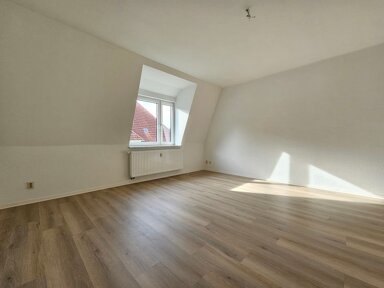 Wohnung zur Miete 360 € 2 Zimmer 66,6 m² 3. Geschoss Lutherstraße 13 Aue 08280