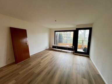 Wohnung zur Miete 700 € 2 Zimmer 60 m² 1. Geschoss frei ab sofort Kahlhorststraße 32A Hüxter- / Mühlentor / Gärtnergasse Lübeck 23562